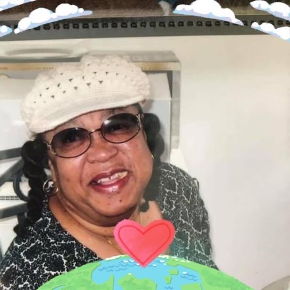 Meet your Posher, Laurastena - Picture 1 of 1